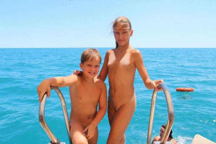 USA nudism photo [NudistWorld]